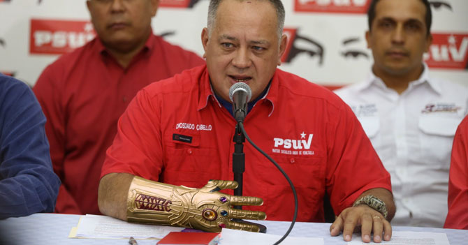 Diosdado consigue todas las gemas del infinito