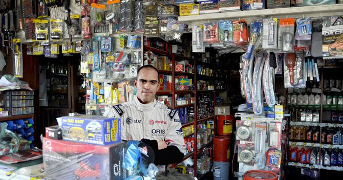 Pastor Maldonado por fin consigue repuesto que le faltaba para regresar a las pistas