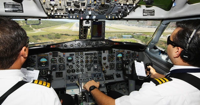 Piloto venezolano indignado porque nadie aplaudió en el aterrizaje vuelve a despegar