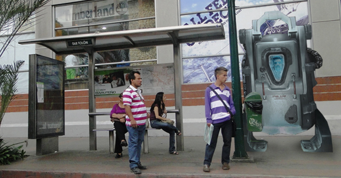 Joven se criogeniza en parada y pide ser despertado cuando llegue el autobús