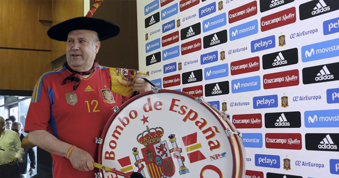 España nombra a Manolo el del Bombo como DT de la selección