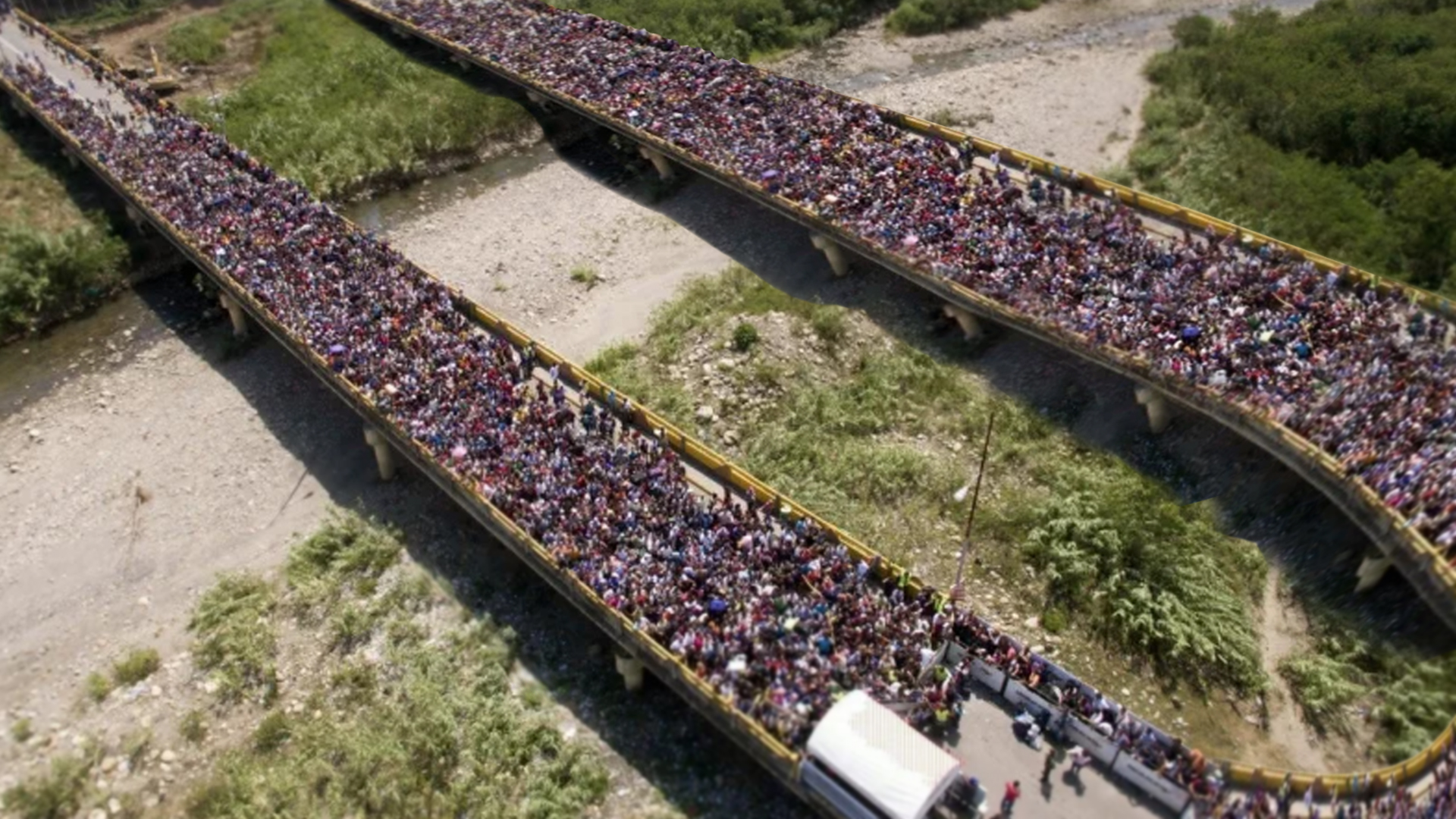 Para evitar flujo de emigrantes venezolanos, Colombia construye vuelta en U en puente Simón Bolívar