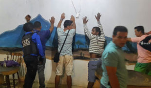 Banda de crimen desorganizado vuelve a olvidar dónde dejó las pistolas