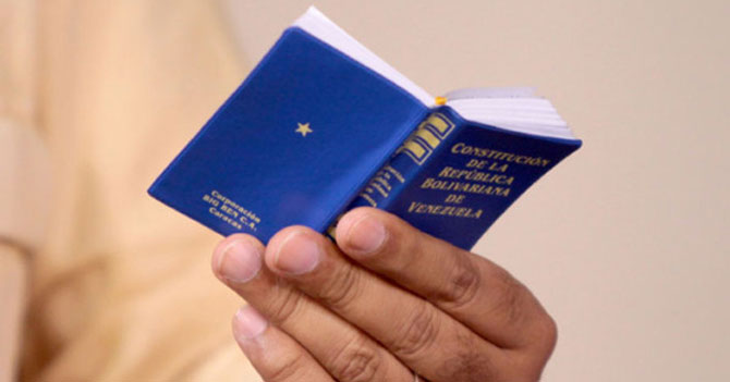 EXCLUSIVA: Lo que llevan escrito de la Constitución después de catorce meses