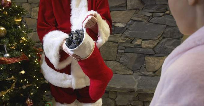 Niño venezolano emocionado porque quizás recibirá carbón esta Navidad