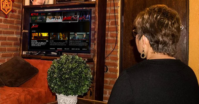 Mamá lleva 5 días buscando Antena 3 en Netflix