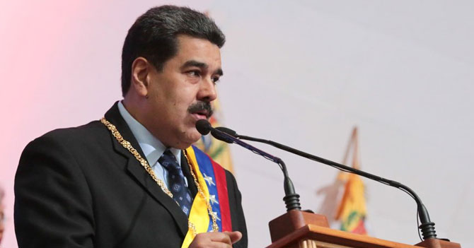 Maduro interrumpe eructo para dar anuncios económicos