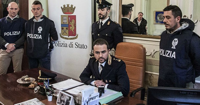 Autoridades italianas piden extraditar Nonna que fue descubierta picando la pasta antes de hervirla