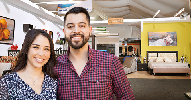 Pareja consigue alquiler en la feria del mueble del CCCT
