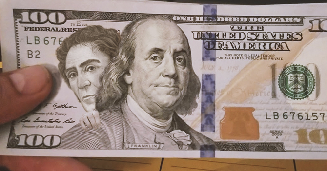 Bolívar abandona sus billetes y se arrima a Benjamin Franklin en billete de 100 dólares