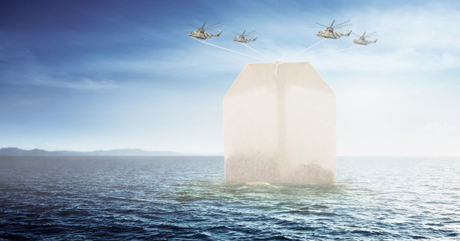 Sumergen sobre gigante de tilo en el océano para intentar calmar al mundo