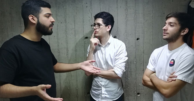 Joven lleva 35 minutos conversando sobre película que realmente nunca vio