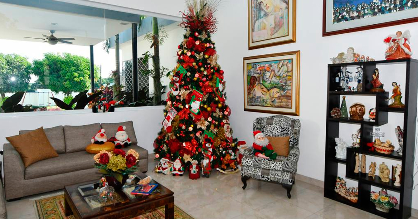 Señora que ya no sabe en qué mes está comienza a montar la Navidad