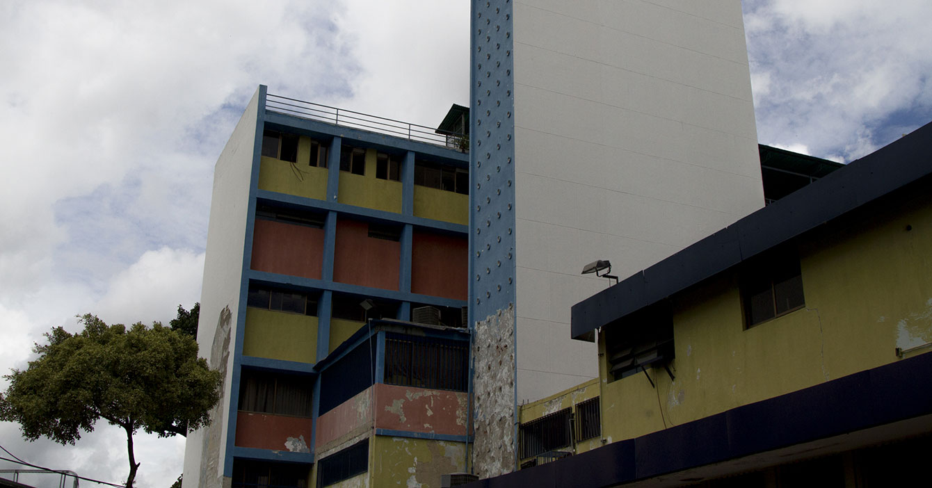 Gobierno habilita edificio en ruinas para recibir enfermos de COVID-19 y descubre que era un Hospital