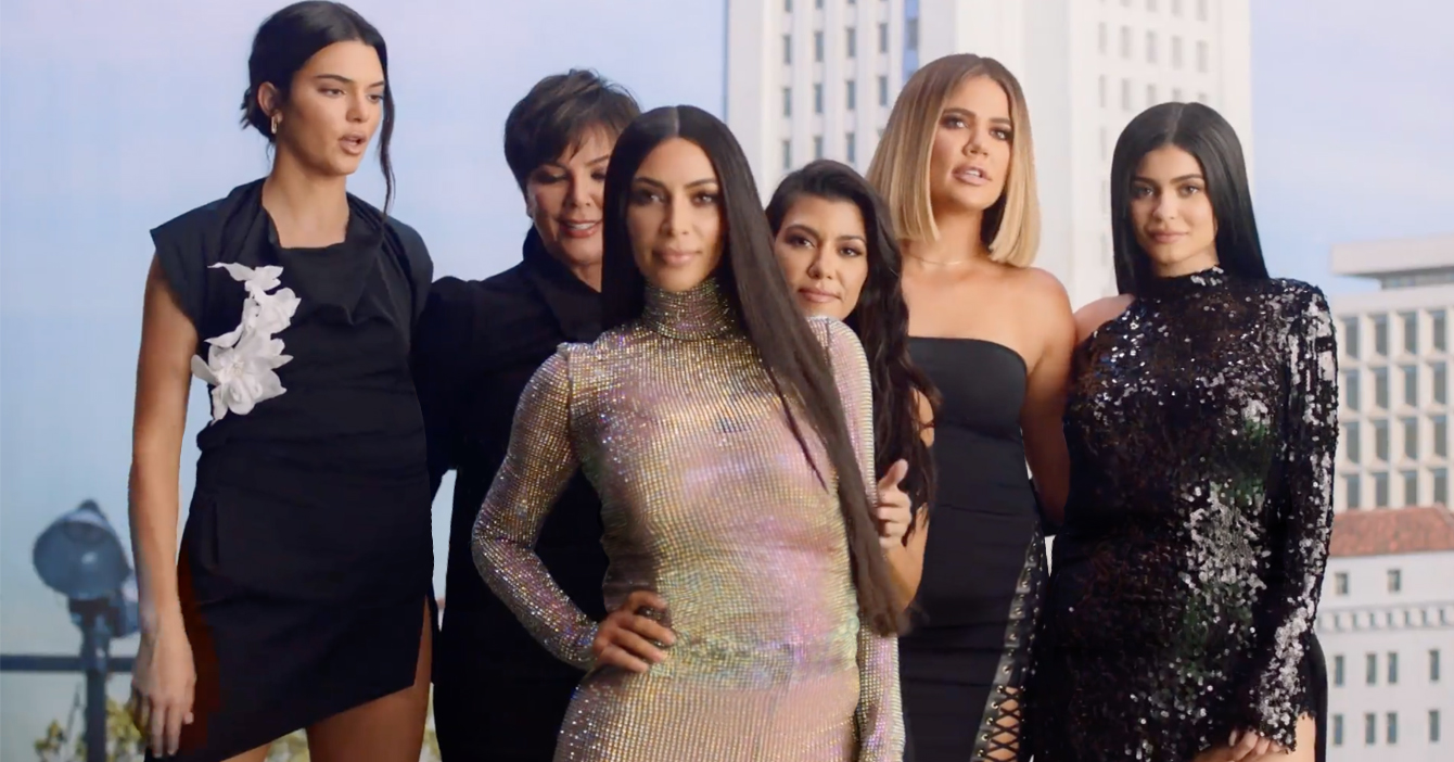 Tras 14 años las Kardashians dejan de meter la barriga