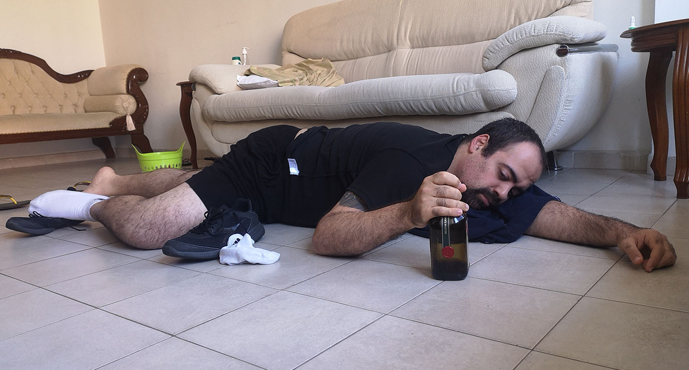 "A mí me criaron a correazos y salí bien" dice papá alcohólico