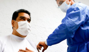 10 grupos de personas que se vacunarán antes que tú en Venezuela