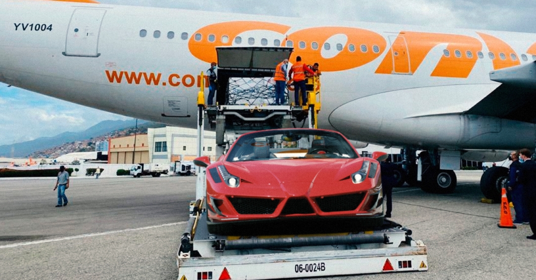 Por error, gobierno importa 3.000 Ferrari Spider en lugar de la vacuna