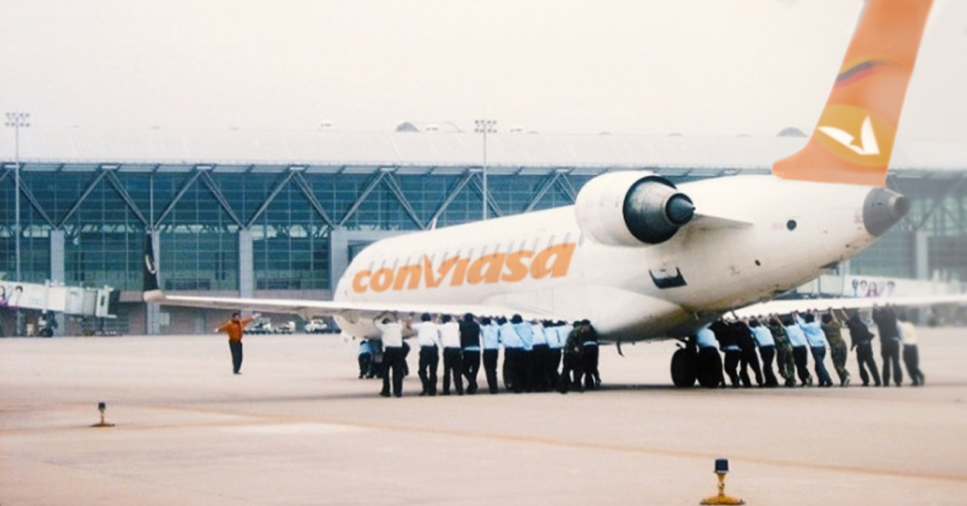 Venezolanos logran emigrar luego de que avión de Conviasa prendiera empujado