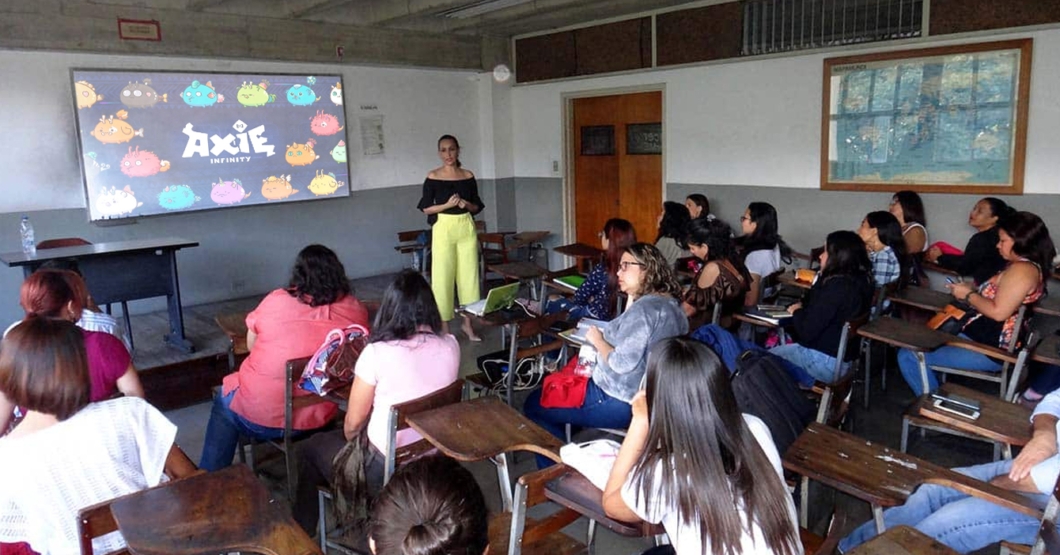 Para captar nuevos estudiantes UCV abre máster de Axie Infinity