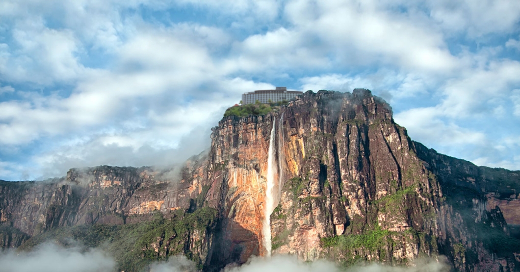 Maduro anuncia la construcción de un hotel Venetur en el Salto Angel