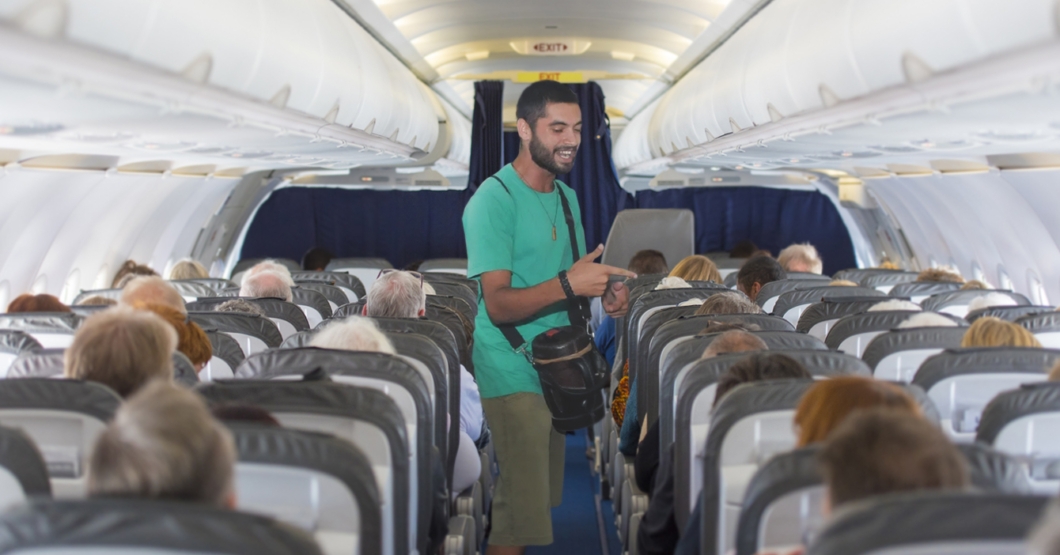 Se mete un rapero a improvisar en vuelo de Conviasa