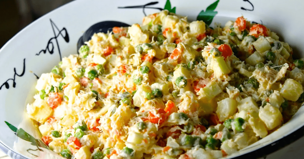 Abuela no descansará hasta que sus nietos se coman los 12 kgs que sobraron de ensalada de gallina