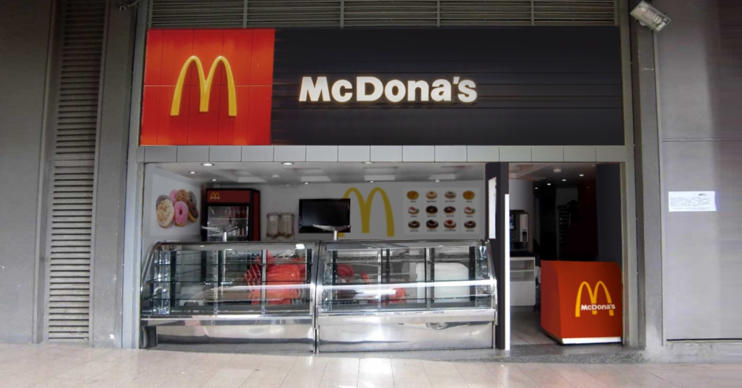 Emprendedor venezolano utiliza hasta el último gramo de su creatividad para ponerle McDona’s a su negocio