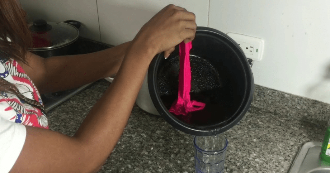 Bruja celebra el Día Mundial del Agua de Calzón