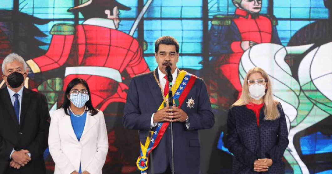 Maduro organiza desfile para celebrar el bicentenario del diálogo