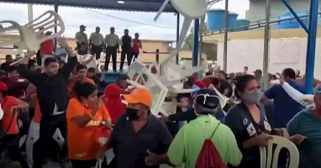Colectivo de sillas plásticas estaría recibiendo financiamiento del PSUV para agredir a Guaidó