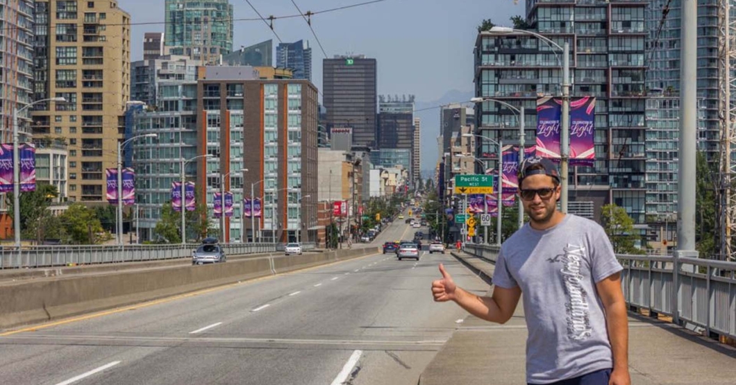 Joven viaja a Canadá para sacarse la partida de nacimiento para poder ir a México a sacar el pasaporte para poder ir a Venezuela a sacarse la cédula