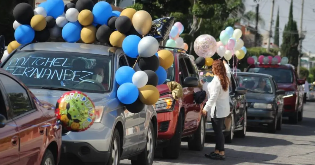 BOBO: Este adolescente no cometió ningún pecado capital en su caravana de graduación