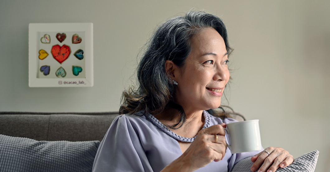 Abuela recibe chocolate aesthetic de CacaoLab y en vez de comerlo lo guinda en la sala