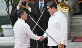 Maduro y Petro se reúnen para la primera pelea presidencial con espadas de Bolívar