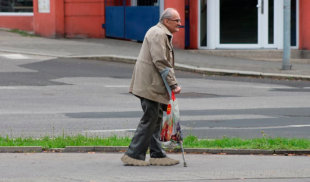 Abuelo racista se compra Yeezy en apoyo a Kanye