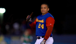 Beisbolista engrapa la pea de la LVBP con la de La Serie del Caribe y la del Clásico Mundial de Béisbol