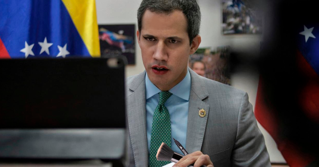 Guaidó sube video maquillandose para denunciar a Maduro