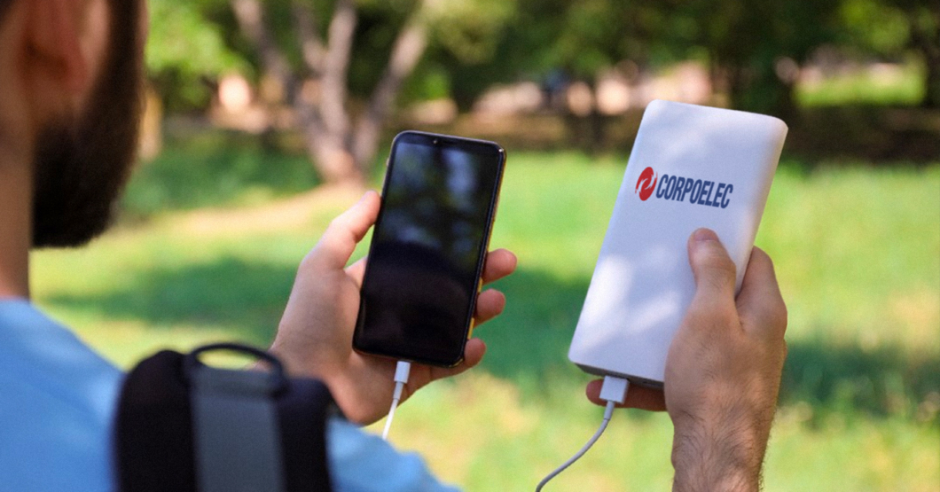 BUENAS NOTICIAS: Ingenieros de Corpoelec regresan de Colombia con dos Power Banks cargados