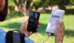 BUENAS NOTICIAS: Ingenieros de Corpoelec regresan de Colombia con dos Power Banks cargados