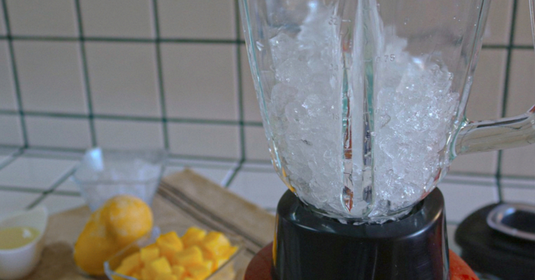 Licuadora con opción para triturar hielo se daña porque le echaron hielo