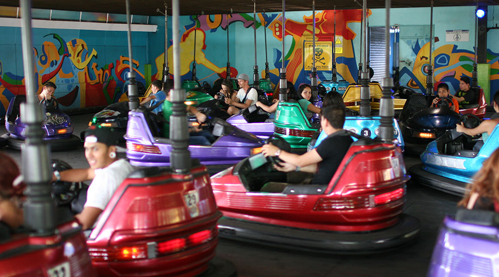 Parque de mierda instala carritos chocones sincrónicos