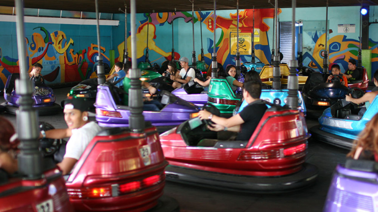 Parque de mierda instala carritos chocones sincrónicos