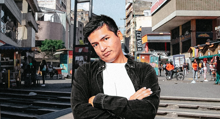 “En Venezuela todavía se puede hacer rial”, dice joven al que le pagaron $5 por declarar eso