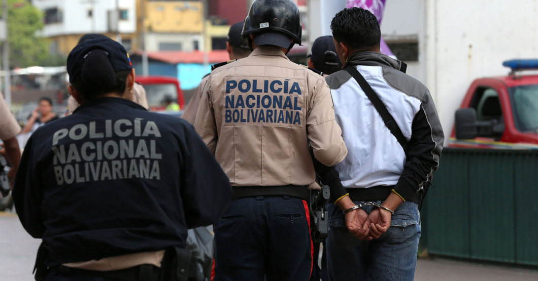 Heroico PNB frustra intento de atraco a ciudadano para robarlo él mismo