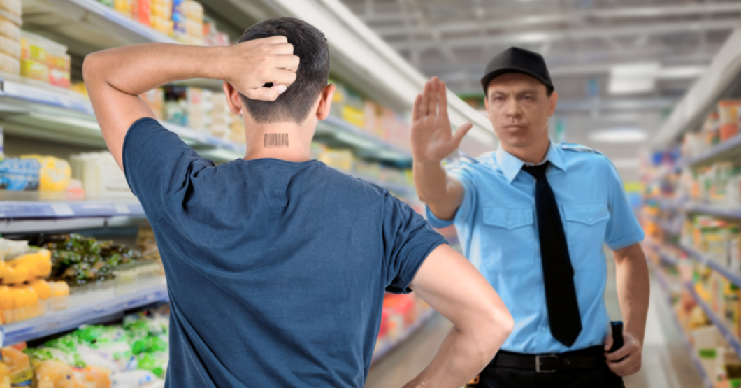 Joven que se tatuó código de barras pirata es retenido por vigilante de supermercado