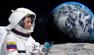 Venezolano en la luna ya convenció a 3 primos para que migren con él