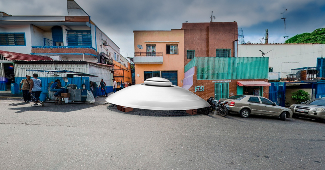 Extraterrestre se queda varado en Caracas tras encontrar su nave sobre cuatro bloques