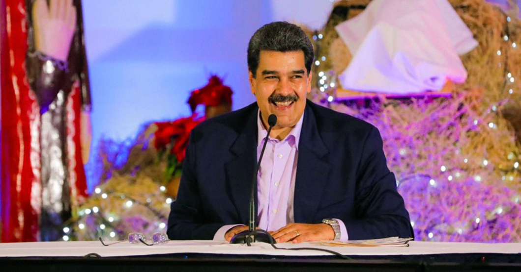 Maduro adelanta la navidad porque se le van a vencer unos perniles que compró en el 2012