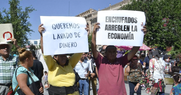 Ciudadanos exigen que enchufados vuelvan a lavar dinero para arreglar la economía